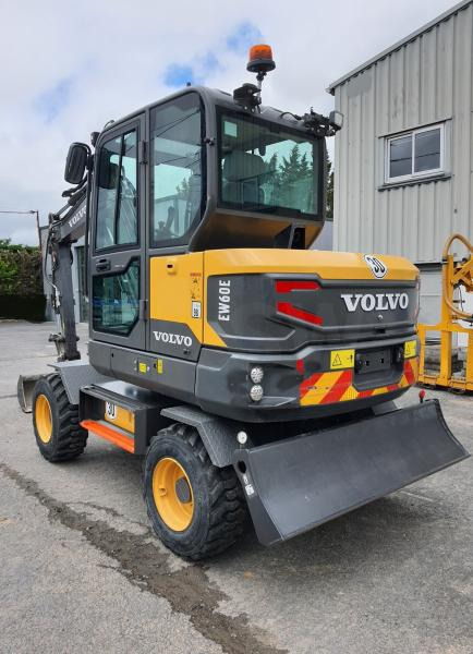 Volvo EW 60E - Máy xúc bánh lốp: hình 4 Volvo EW 60E - Máy xúc bánh lốp: hình 4