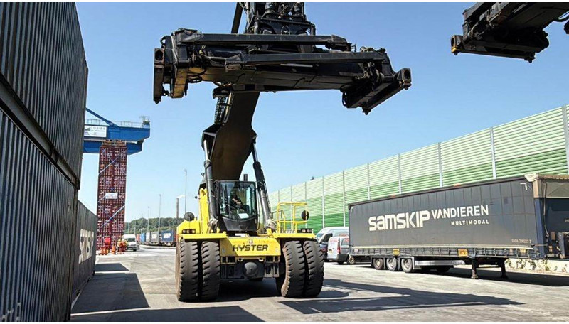 Hyster RS4636IH - Xe tiếp cận xếp chồng: hình 3 Hyster RS4636IH - Xe tiếp cận xếp chồng: hình 3