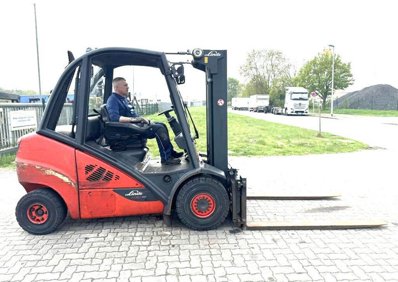 Linde H30D-02 - Xe nâng diesel: hình 1 Linde H30D-02 - Xe nâng diesel: hình 1