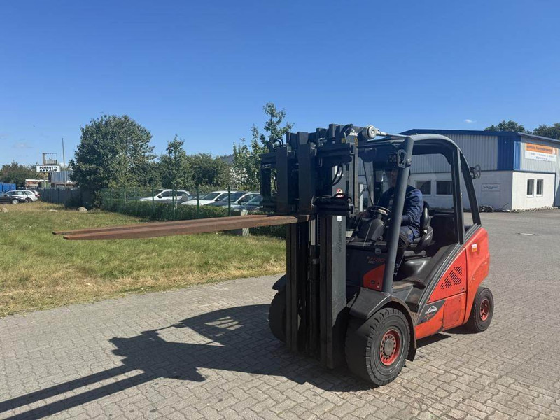 Linde H30D-02 - Xe nâng diesel: hình 2 Linde H30D-02 - Xe nâng diesel: hình 2