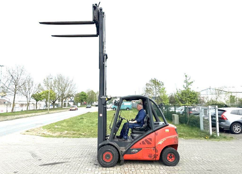 Linde H30D-02 - Xe nâng diesel: hình 2 Linde H30D-02 - Xe nâng diesel: hình 2