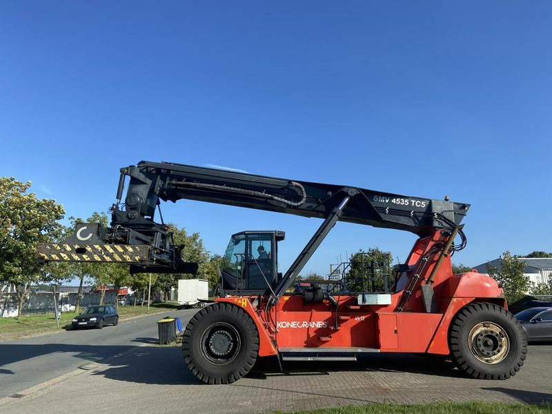 SMV 4535TC5 - Xe tiếp cận xếp chồng: hình 1 SMV 4535TC5 - Xe tiếp cận xếp chồng: hình 1