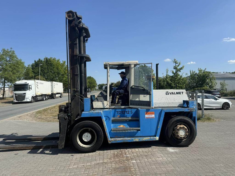 Valmet TD1212S - Xe nâng diesel: hình 1 Valmet TD1212S - Xe nâng diesel: hình 1