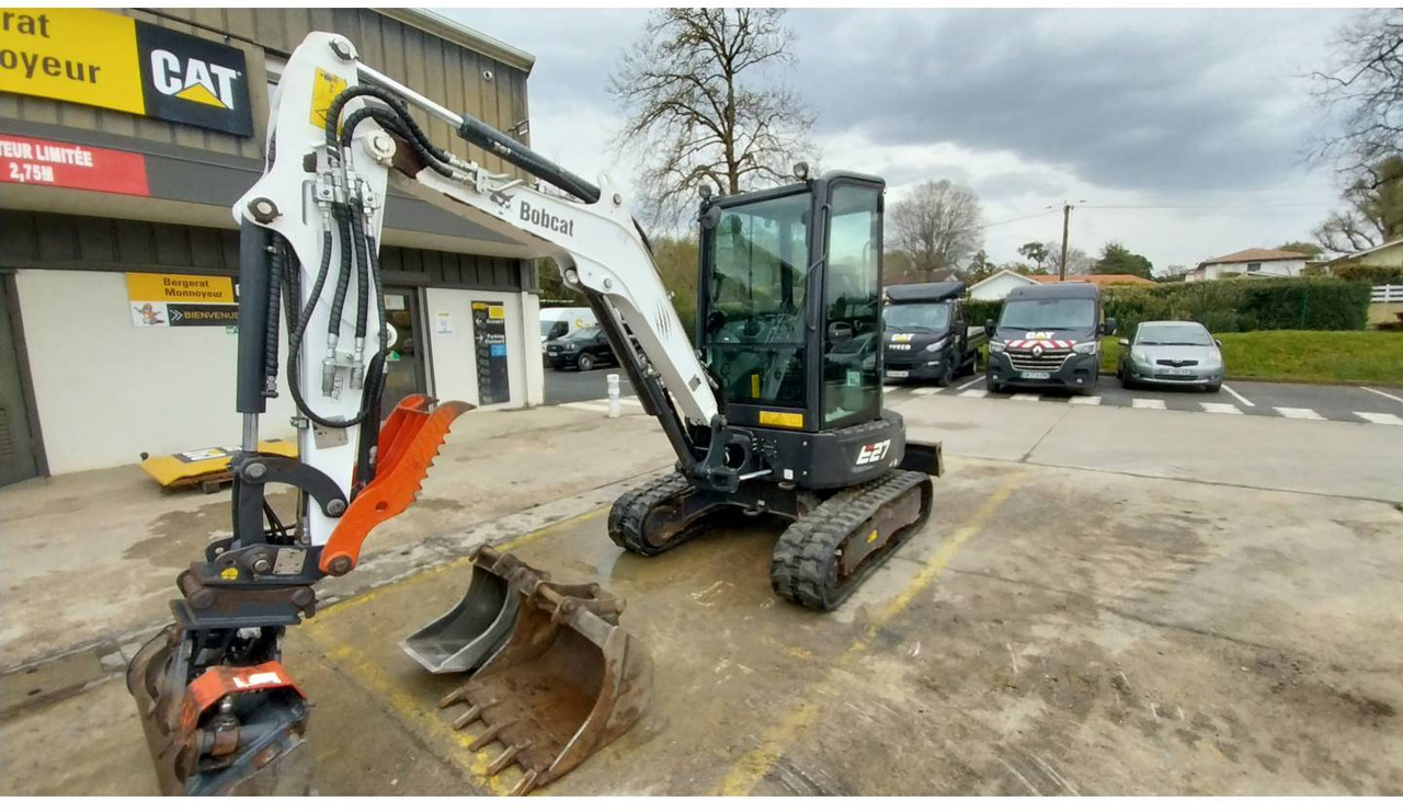 BOBCAT E27 - Máy xúc bánh xích: hình 1 BOBCAT E27 - Máy xúc bánh xích: hình 1