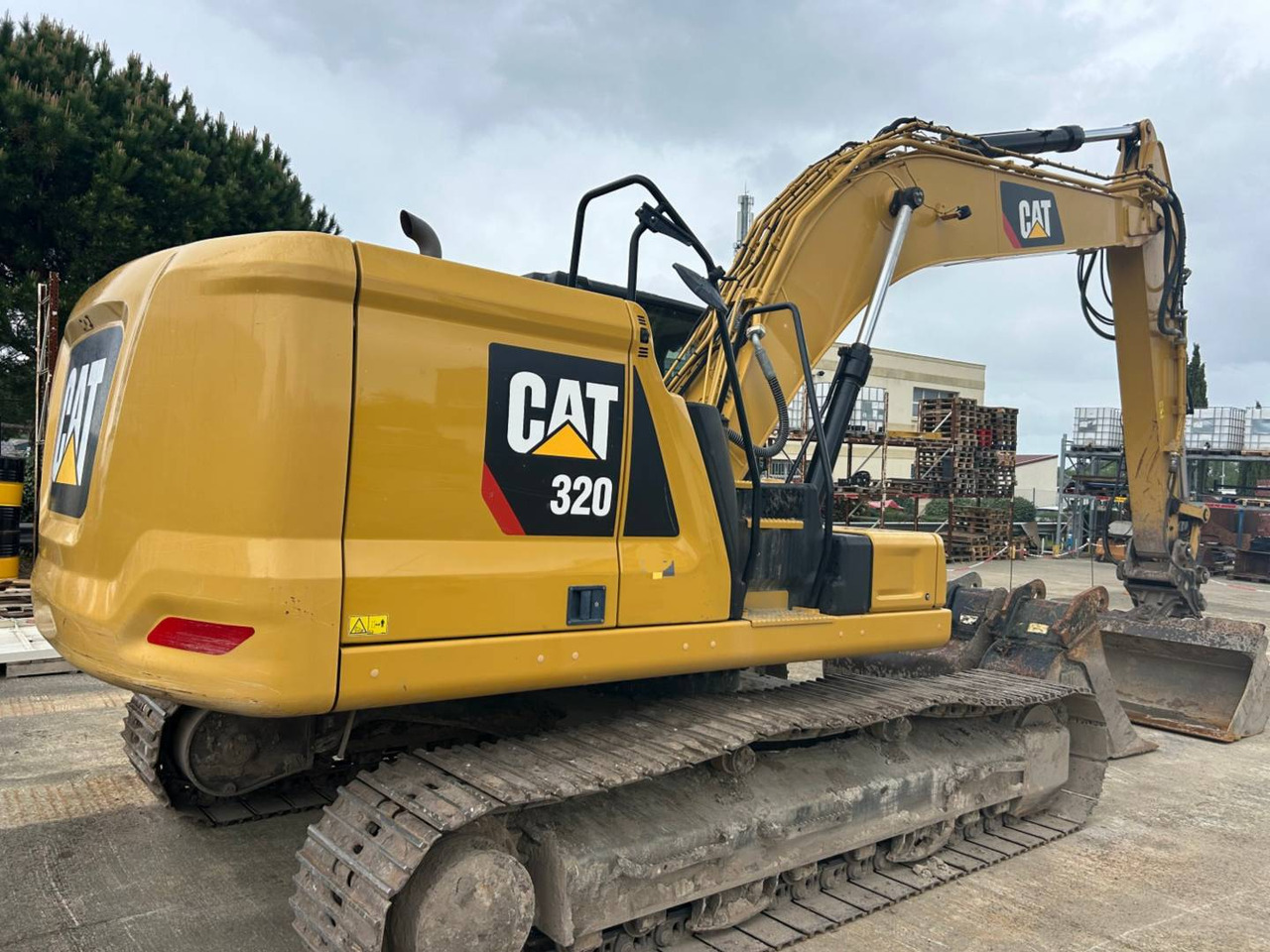 CAT 320 - Máy xúc bánh xích: hình 4 CAT 320 - Máy xúc bánh xích: hình 4