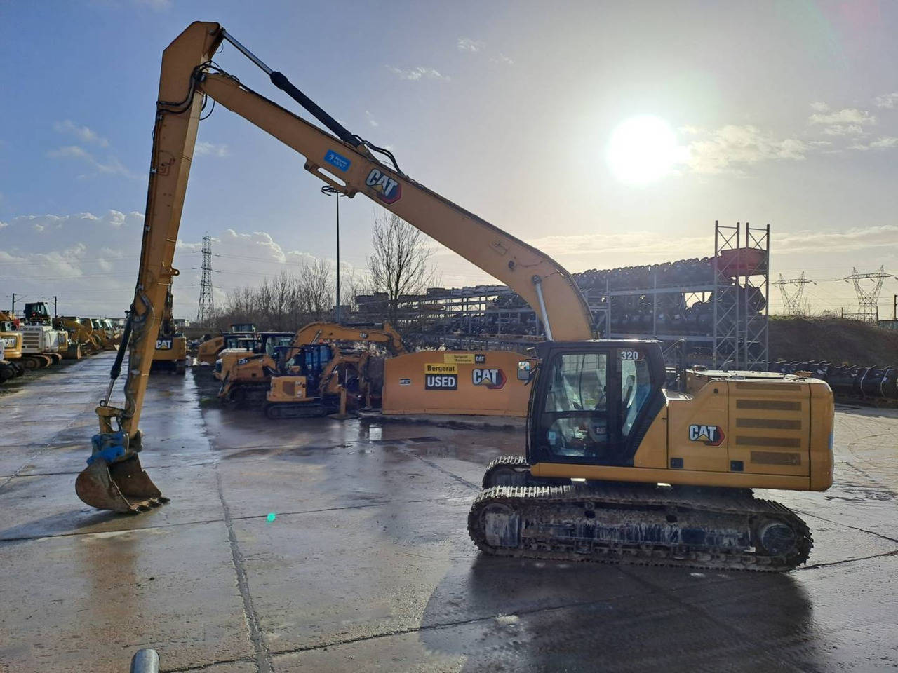 CAT 320 - Máy xúc bánh xích: hình 1 CAT 320 - Máy xúc bánh xích: hình 1