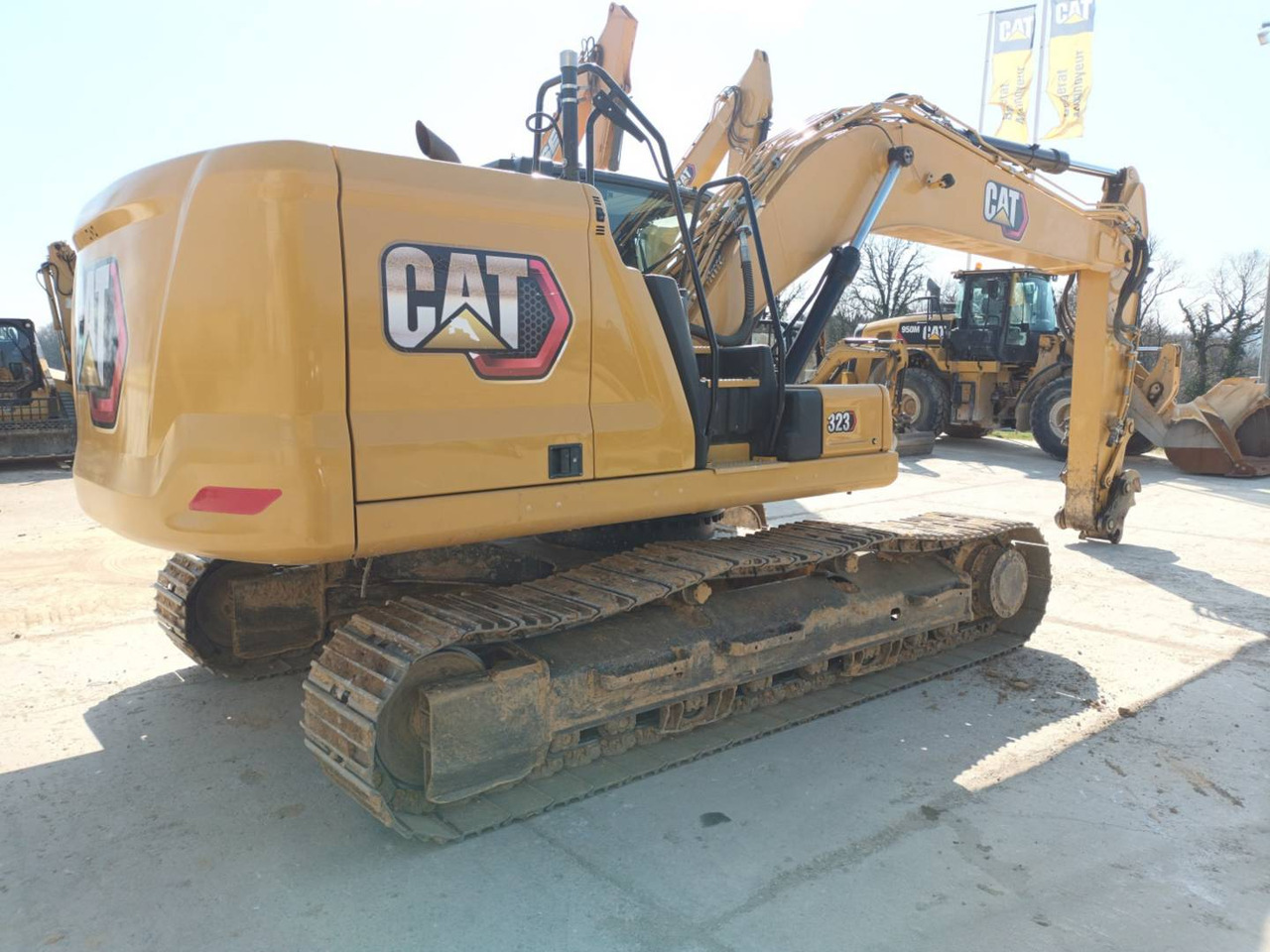 CAT 323 - Máy xúc bánh xích: hình 2 CAT 323 - Máy xúc bánh xích: hình 2