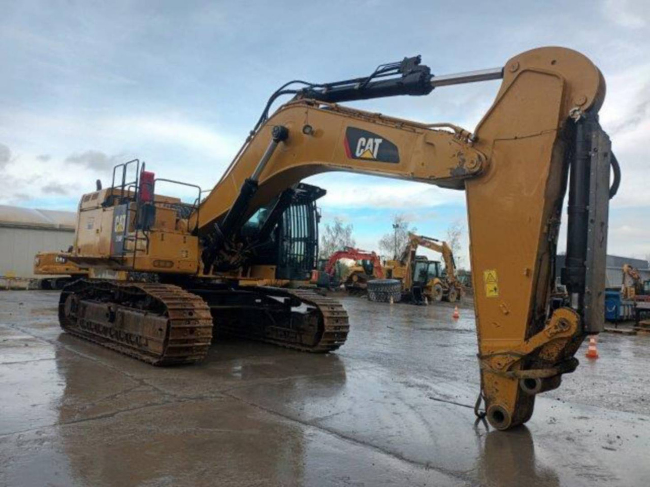 CAT 374F - Máy xúc bánh xích: hình 2 CAT 374F - Máy xúc bánh xích: hình 2