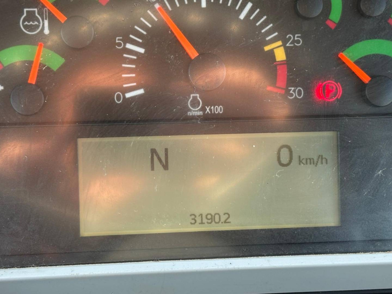 Xe ben đổ có khớp nối CAT 730: hình 25