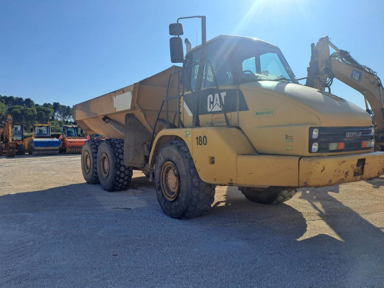 CAT 730 - Xe ben đổ có khớp nối: hình 2 CAT 730 - Xe ben đổ có khớp nối: hình 2