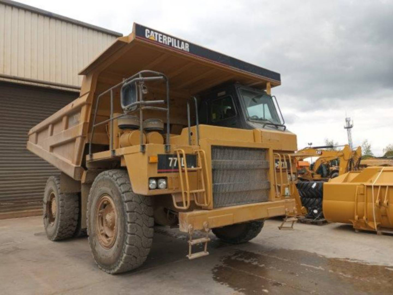CAT 771D - Xe ben cứng/ Xe chở đá: hình 2 CAT 771D - Xe ben cứng/ Xe chở đá: hình 2