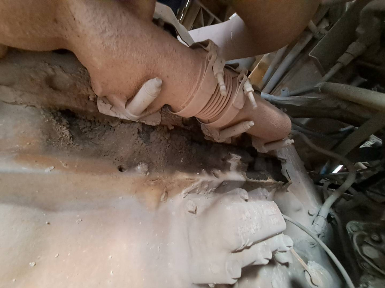 CAT 777G - Xe ben cứng/ Xe chở đá: hình 5 CAT 777G - Xe ben cứng/ Xe chở đá: hình 5