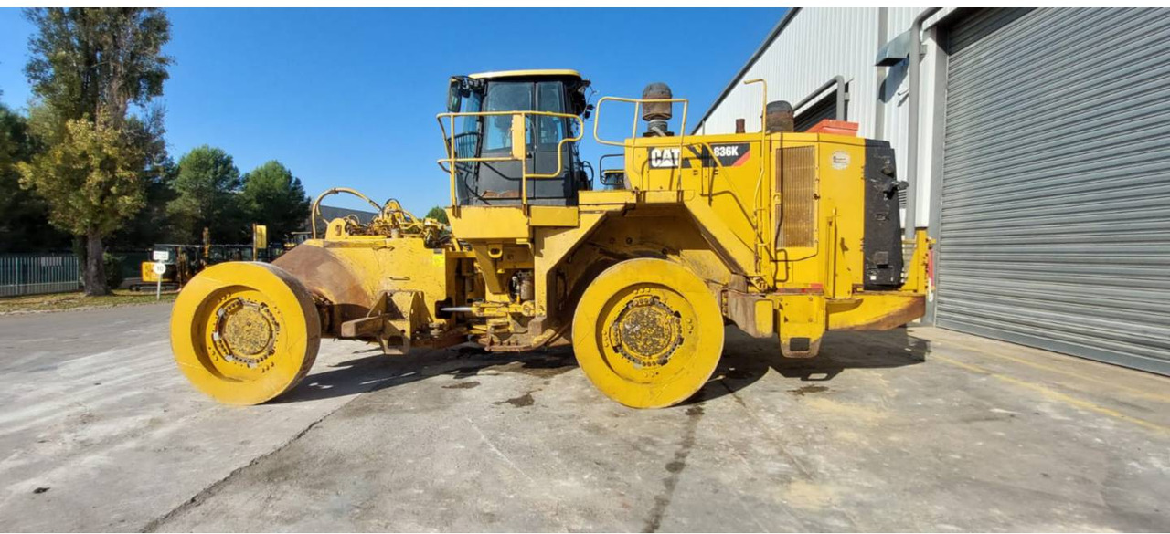 CAT 836K - Máy ủi: hình 1 CAT 836K - Máy ủi: hình 1