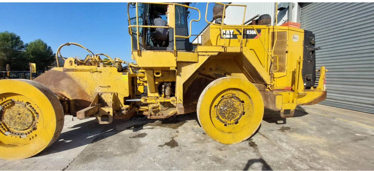 CAT 836K - Máy ủi: hình 3 CAT 836K - Máy ủi: hình 3