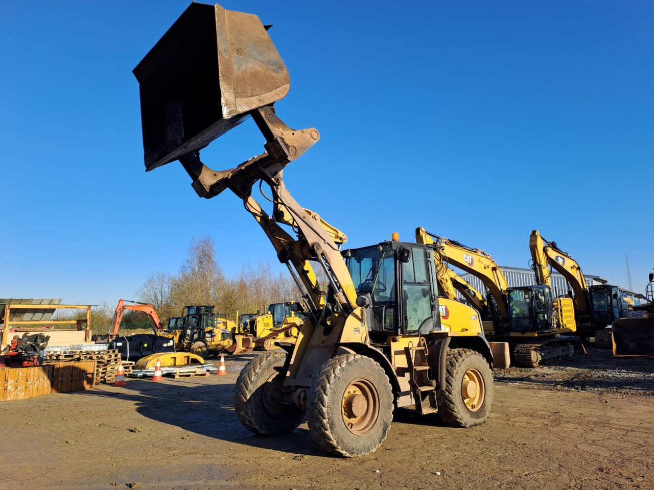 CAT 914 - Máy xúc lật bánh lốp: hình 1 CAT 914 - Máy xúc lật bánh lốp: hình 1