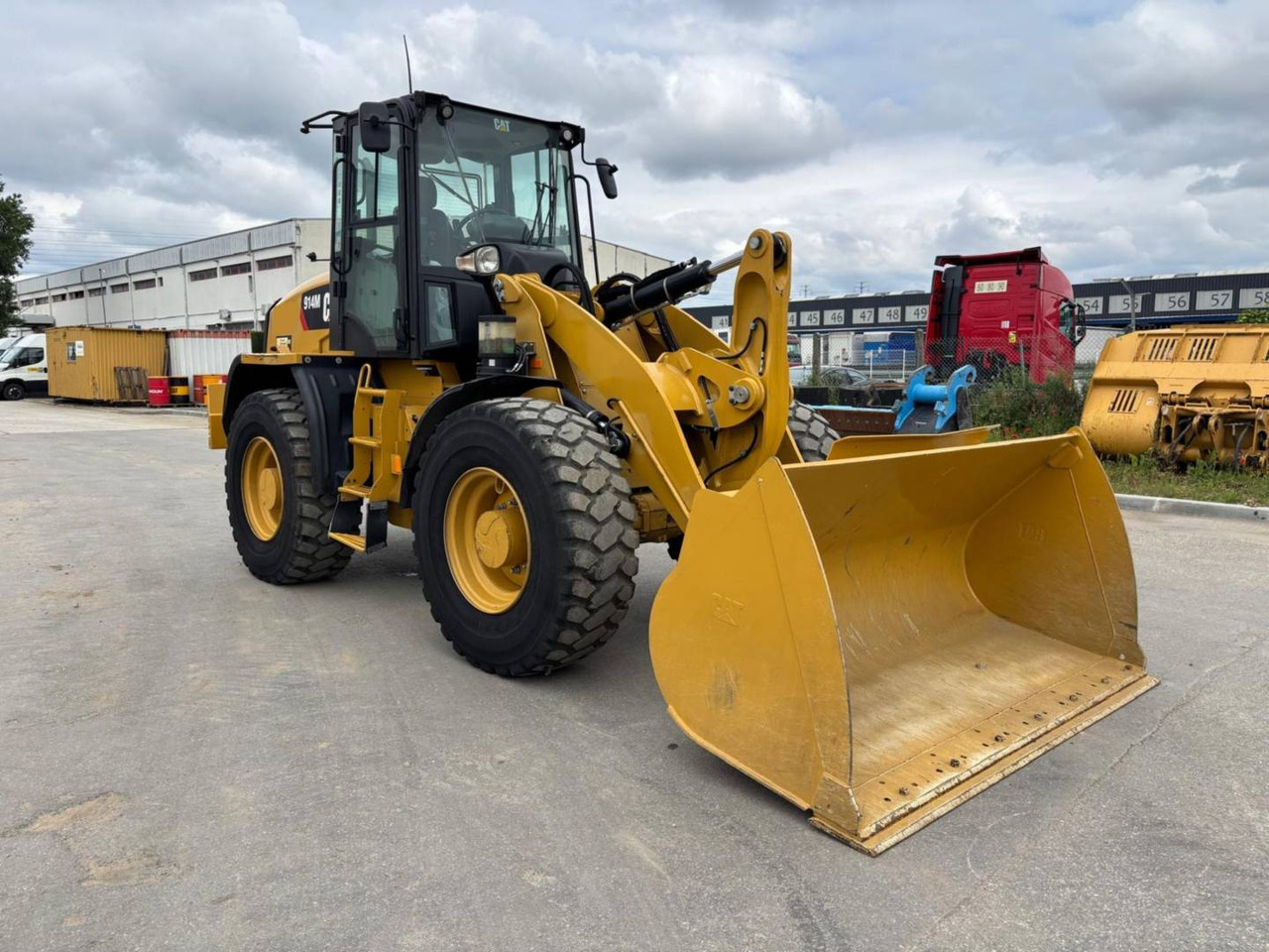 CAT 914M - Máy xúc lật bánh lốp: hình 1 CAT 914M - Máy xúc lật bánh lốp: hình 1