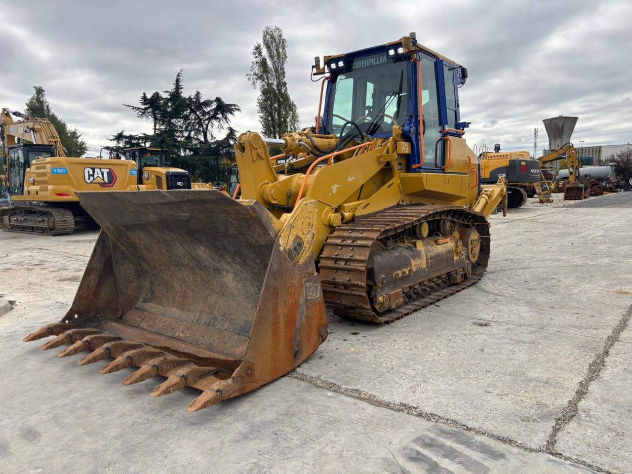 CAT 963K - Máy xúc lật bánh xích: hình 2 CAT 963K - Máy xúc lật bánh xích: hình 2