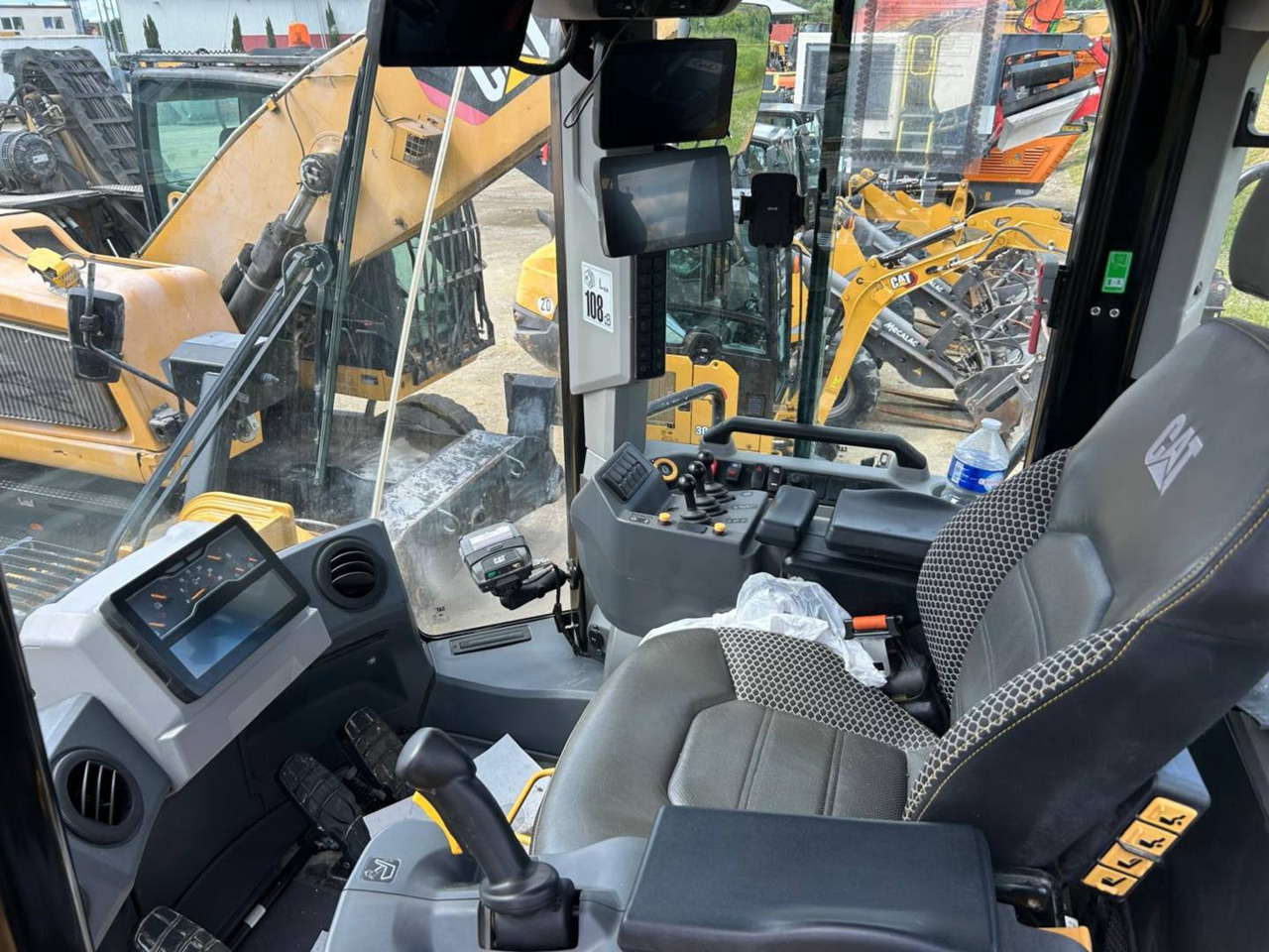 Máy xúc lật bánh lốp CAT 966: hình 9