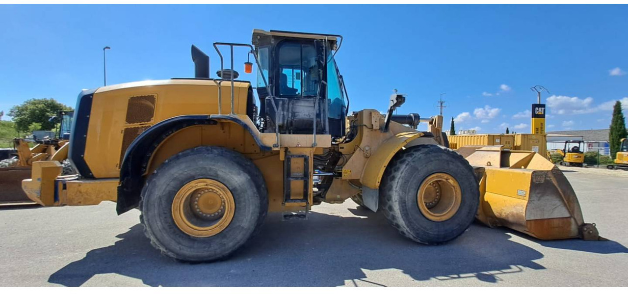 CAT 966M - Máy xúc lật bánh lốp: hình 2 CAT 966M - Máy xúc lật bánh lốp: hình 2
