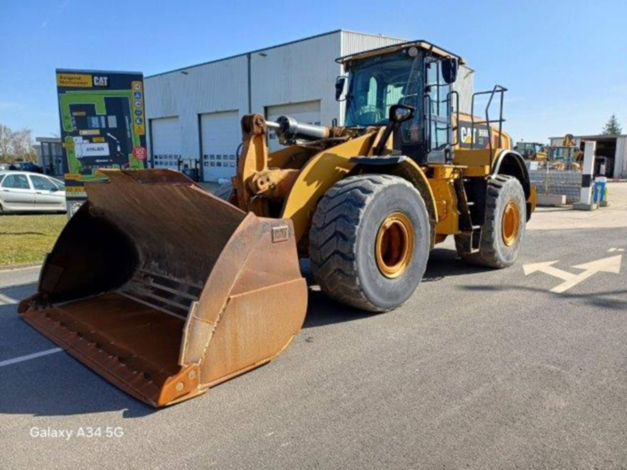 CAT 966M XE - Máy xúc lật bánh lốp: hình 2 CAT 966M XE - Máy xúc lật bánh lốp: hình 2