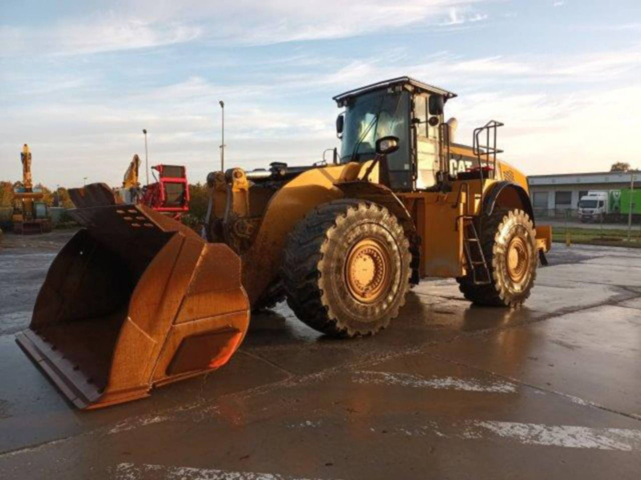 CAT 972M XE - Máy xúc lật bánh lốp: hình 2 CAT 972M XE - Máy xúc lật bánh lốp: hình 2