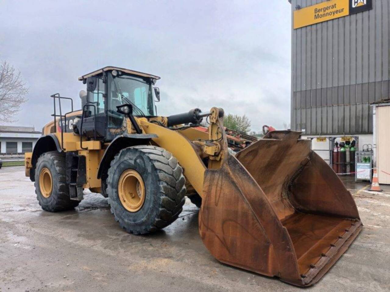 CAT 972M XE - Máy xúc lật bánh lốp: hình 2 CAT 972M XE - Máy xúc lật bánh lốp: hình 2