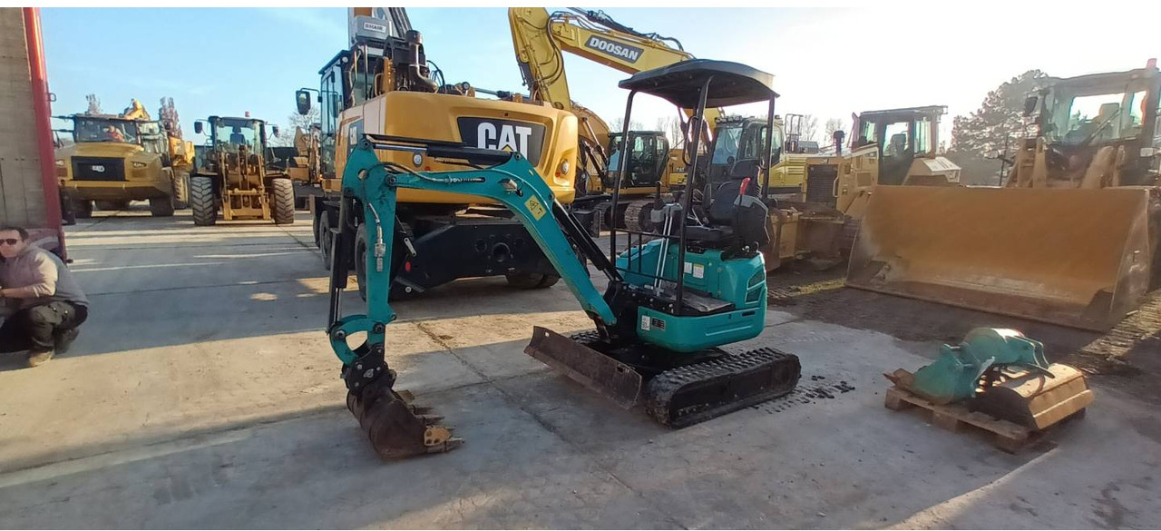 CAT ATTACHMENTS RM20-3KC - Máy xúc bánh xích: hình 1 CAT ATTACHMENTS RM20-3KC - Máy xúc bánh xích: hình 1