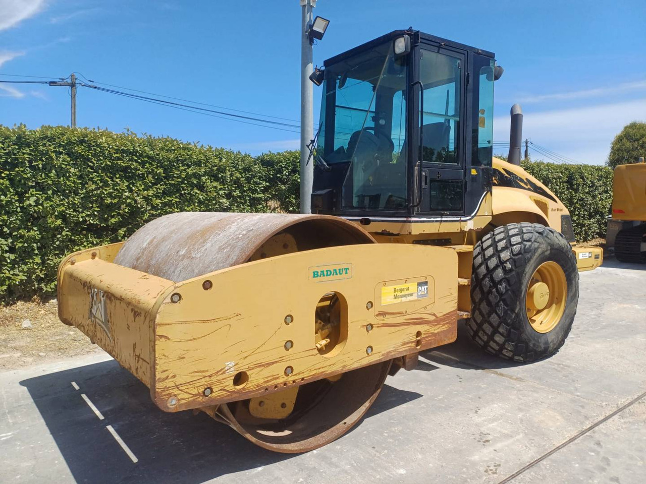 CAT CS573E - Máy đầm: hình 1 CAT CS573E - Máy đầm: hình 1