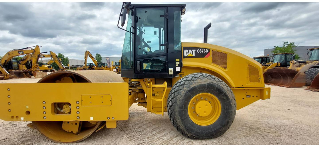 CAT CS76B 4F - Máy đầm: hình 1 CAT CS76B 4F - Máy đầm: hình 1