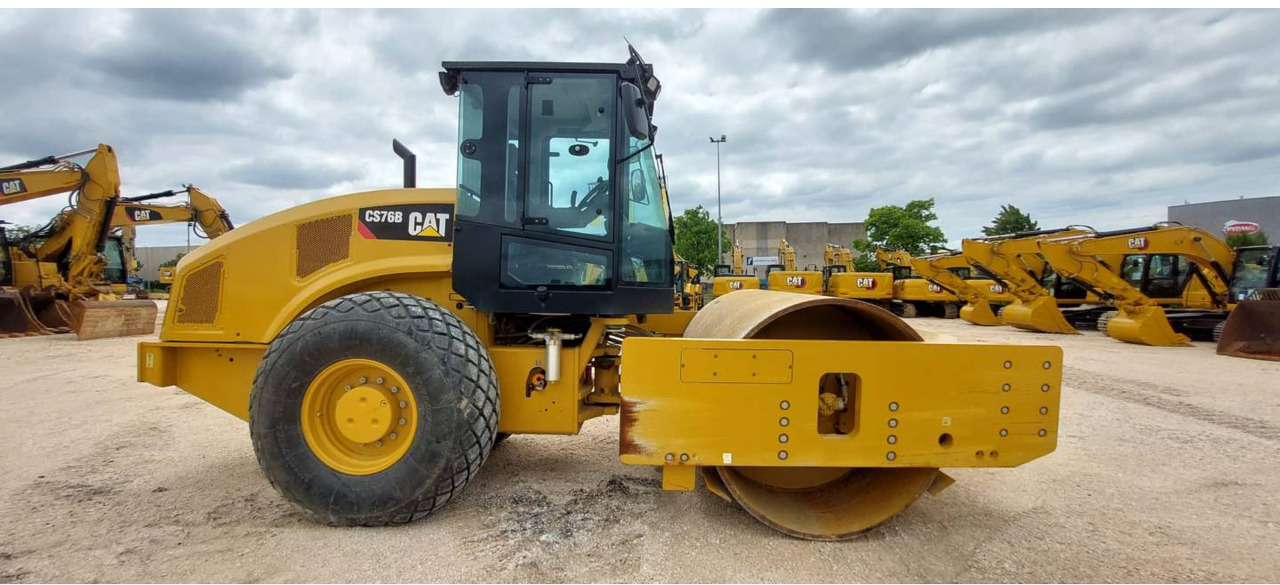 CAT CS76B 4F - Máy đầm: hình 2 CAT CS76B 4F - Máy đầm: hình 2