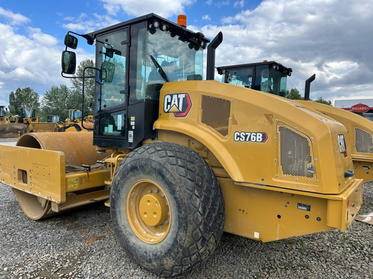 CAT CS76B - Máy đầm: hình 4 CAT CS76B - Máy đầm: hình 4
