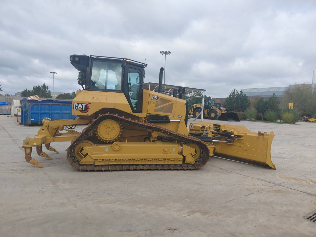 CAT D5 - Máy ủi: hình 5 CAT D5 - Máy ủi: hình 5