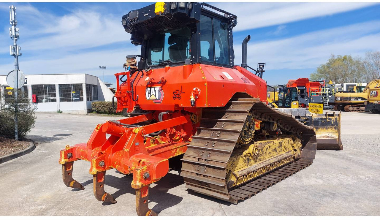 CAT D5 - Máy ủi: hình 3 CAT D5 - Máy ủi: hình 3