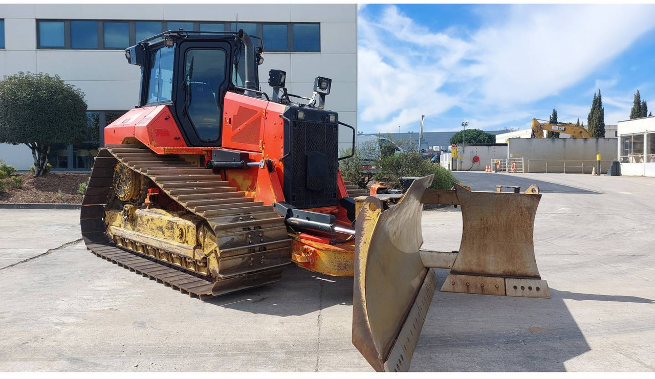 CAT D5 - Máy ủi: hình 2 CAT D5 - Máy ủi: hình 2