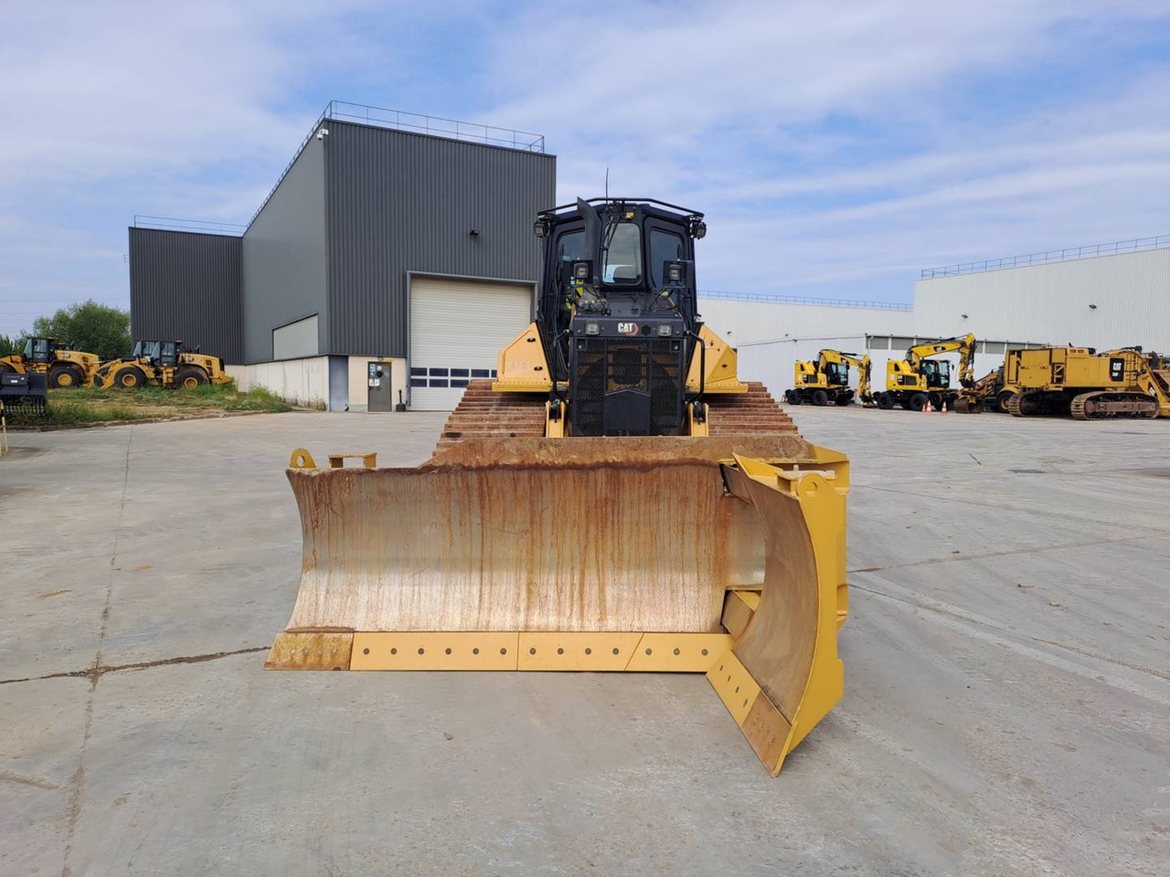 CAT D5 - Máy ủi: hình 3 CAT D5 - Máy ủi: hình 3