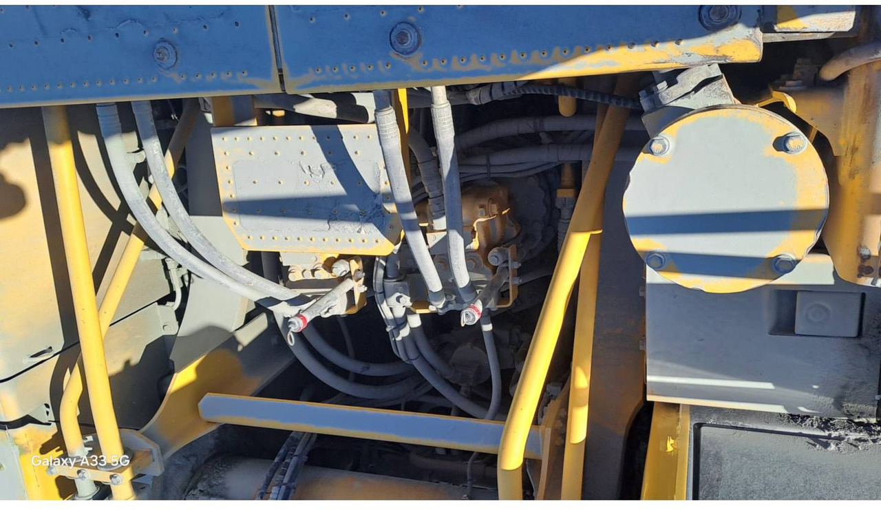 Máy xúc bánh xích KOMATSU PC700LC: hình 19 Máy xúc bánh xích KOMATSU PC700LC: hình 19