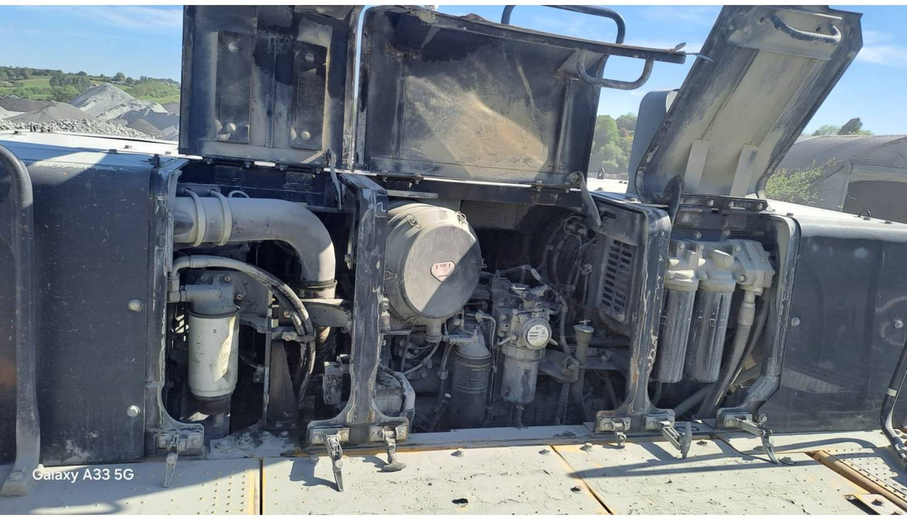 Máy xúc bánh xích KOMATSU PC700LC: hình 17 Máy xúc bánh xích KOMATSU PC700LC: hình 17