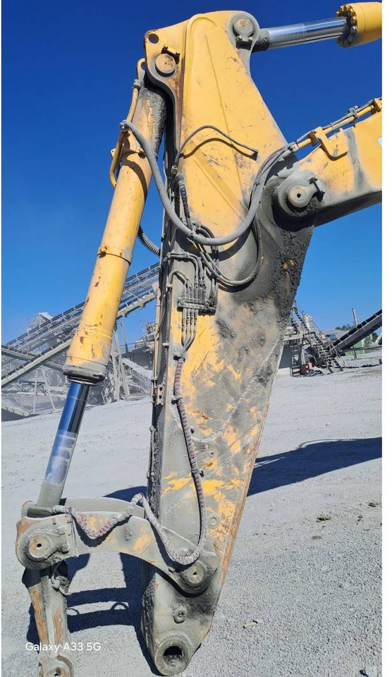 Máy xúc bánh xích KOMATSU PC700LC: hình 18 Máy xúc bánh xích KOMATSU PC700LC: hình 18