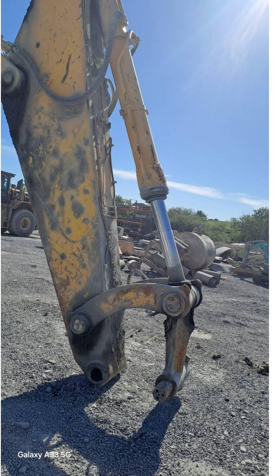 Máy xúc bánh xích KOMATSU PC700LC: hình 9 Máy xúc bánh xích KOMATSU PC700LC: hình 9