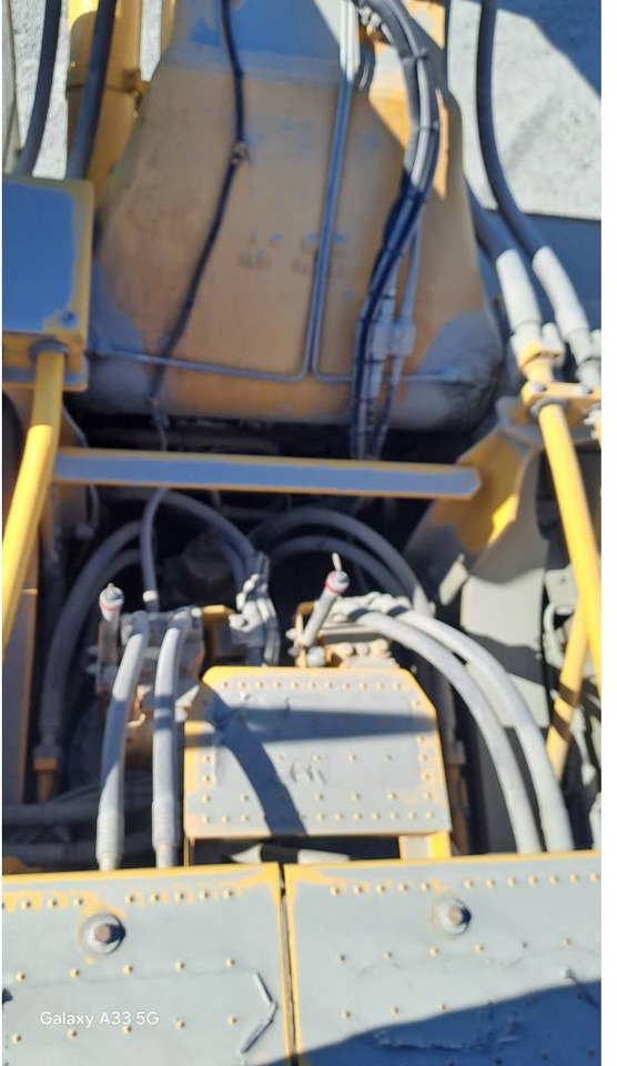 Máy xúc bánh xích KOMATSU PC700LC: hình 10 Máy xúc bánh xích KOMATSU PC700LC: hình 10