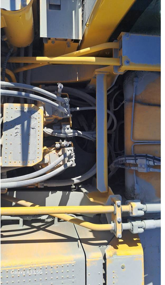 Máy xúc bánh xích KOMATSU PC700LC: hình 24 Máy xúc bánh xích KOMATSU PC700LC: hình 24