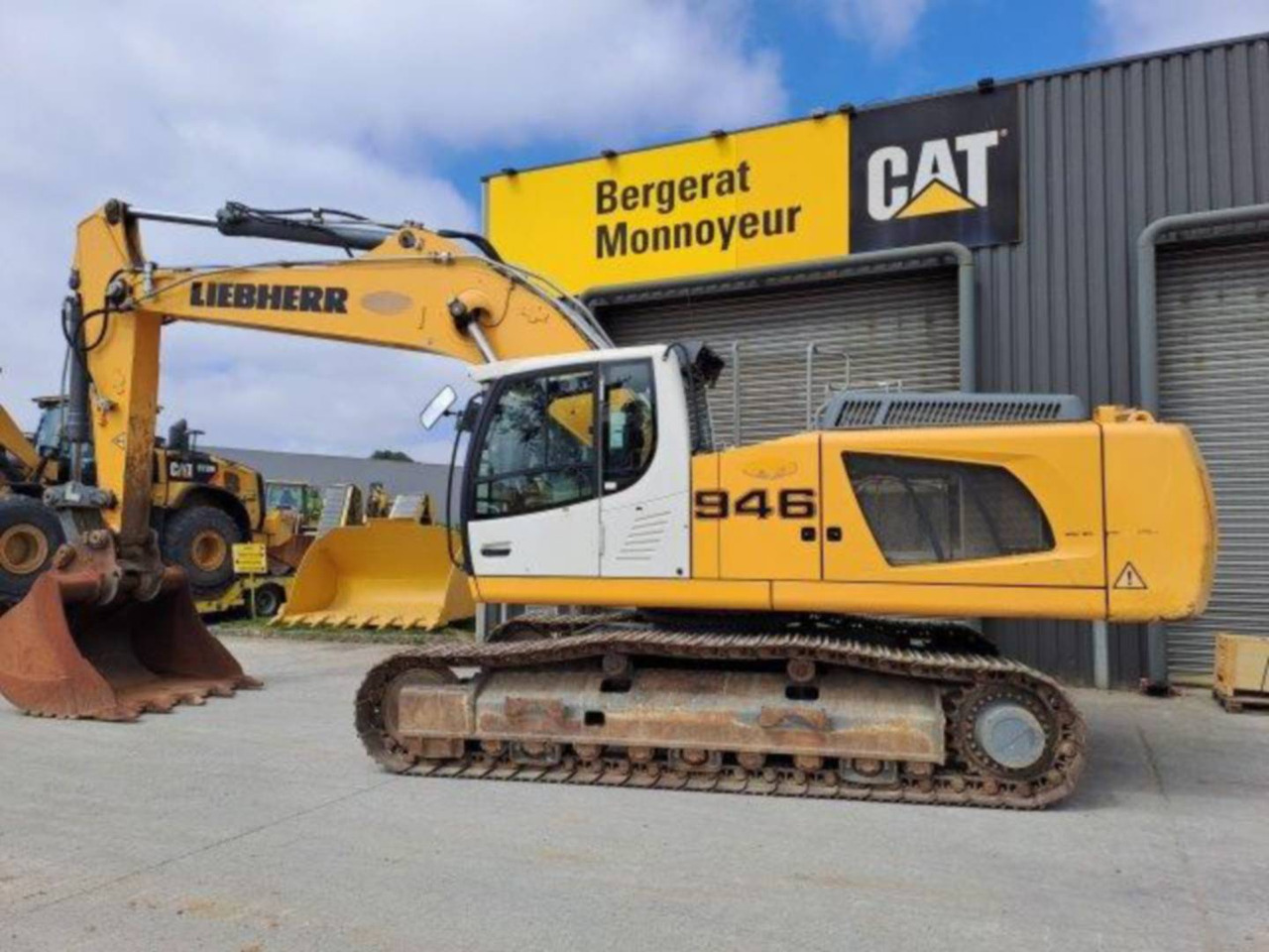 LIEBHERR R946 - Máy xúc bánh xích: hình 4 LIEBHERR R946 - Máy xúc bánh xích: hình 4