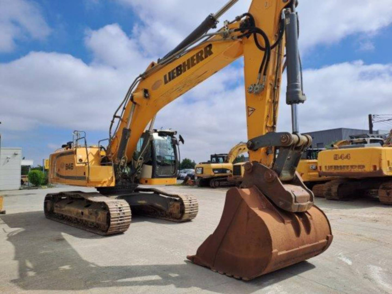 LIEBHERR R946 - Máy xúc bánh xích: hình 2 LIEBHERR R946 - Máy xúc bánh xích: hình 2