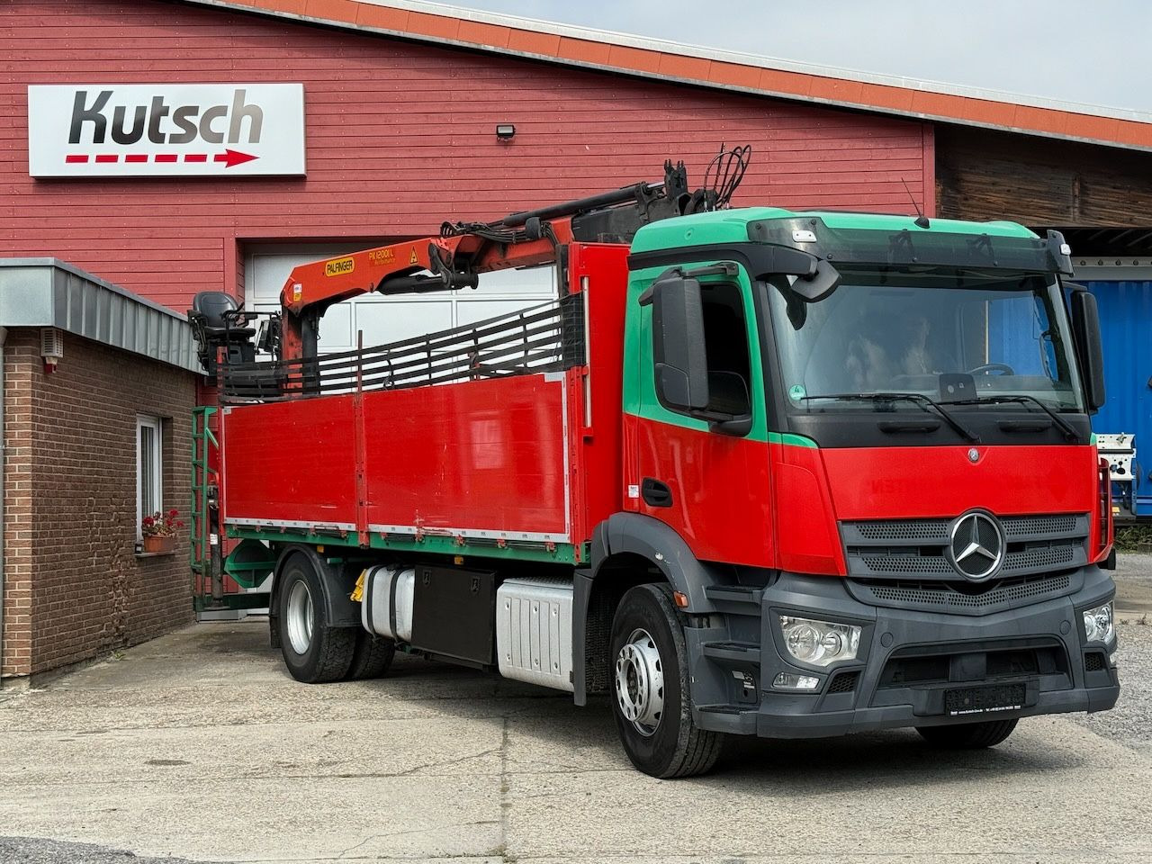 Mercedes-Benz Antos 1832L mit Palfinger PK 12001L Heckkran - Xe tải thùng lửng/ Phẳng, Xe cẩu tự hành: hình 2 Mercedes-Benz Antos 1832L mit Palfinger PK 12001L Heckkran - Xe tải thùng lửng/ Phẳng, Xe cẩu tự hành: hình 2
