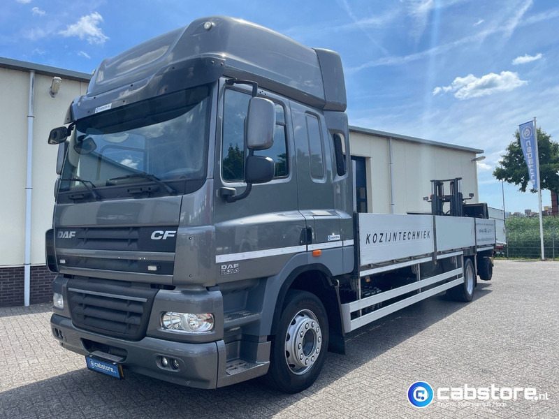 DAF CF 85 .360 4x2 Euro 5 - Open laadbak - Bouwjaar 2012 - Kooi-aap meeneemheftruck - Xe tải thùng lửng/ Phẳng: hình 1 DAF CF 85 .360 4x2 Euro 5 - Open laadbak - Bouwjaar 2012 - Kooi-aap meeneemheftruck - Xe tải thùng lửng/ Phẳng: hình 1