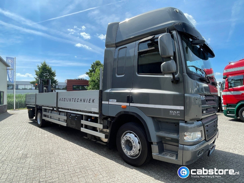 DAF CF 85 .360 4x2 Euro 5 - Open laadbak - Bouwjaar 2012 - Kooi-aap meeneemheftruck - Xe tải thùng lửng/ Phẳng: hình 2 DAF CF 85 .360 4x2 Euro 5 - Open laadbak - Bouwjaar 2012 - Kooi-aap meeneemheftruck - Xe tải thùng lửng/ Phẳng: hình 2