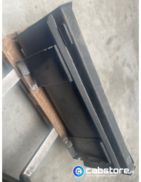 Strickland UK Laadschop Strickland UK Laadschop met Bobcat aansluiting - Gầu cho Máy xúc lật: hình 4 Strickland UK Laadschop Strickland UK Laadschop met Bobcat aansluiting - Gầu cho Máy xúc lật: hình 4