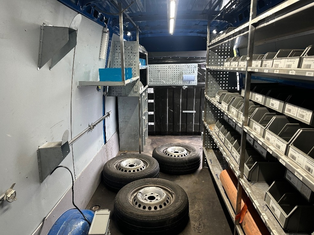 Xe van chở hàng Iveco Daily 35S16: hình 9