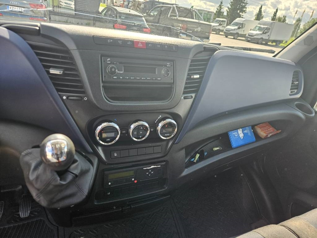 Xe tải nhỏ phẳng, Xe tải van Iveco Daily 35S18, 7hlö kevyt ka: hình 18 Xe tải nhỏ phẳng, Xe tải van Iveco Daily 35S18, 7hlö kevyt ka: hình 18