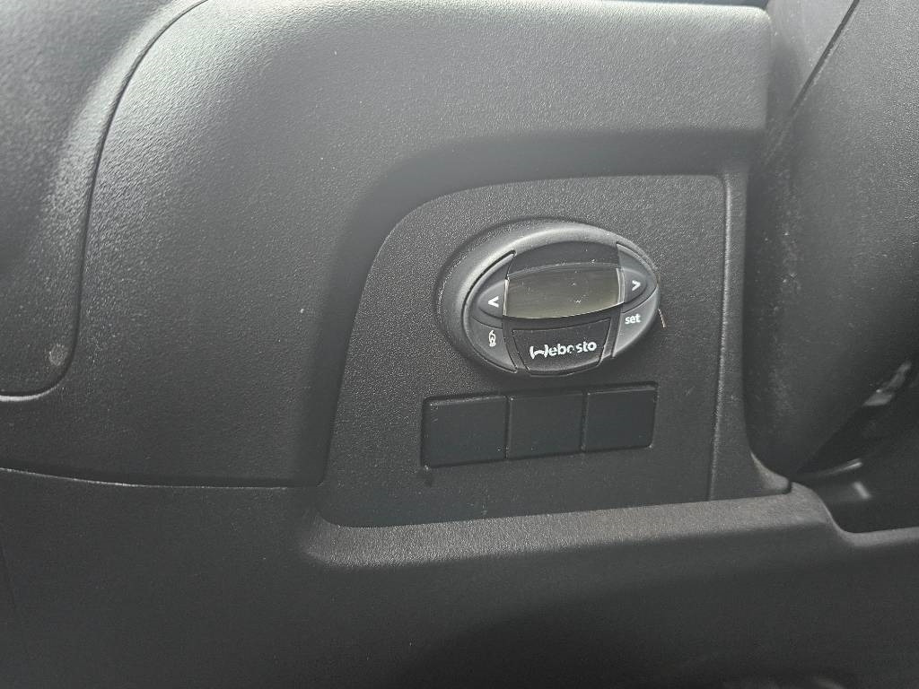 Xe tải nhỏ phẳng, Xe tải van Iveco Daily 35S18, 7hlö kevyt ka: hình 11 Xe tải nhỏ phẳng, Xe tải van Iveco Daily 35S18, 7hlö kevyt ka: hình 11